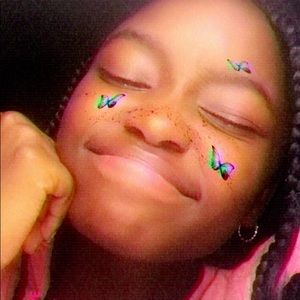 Meet your Posher, Ebony